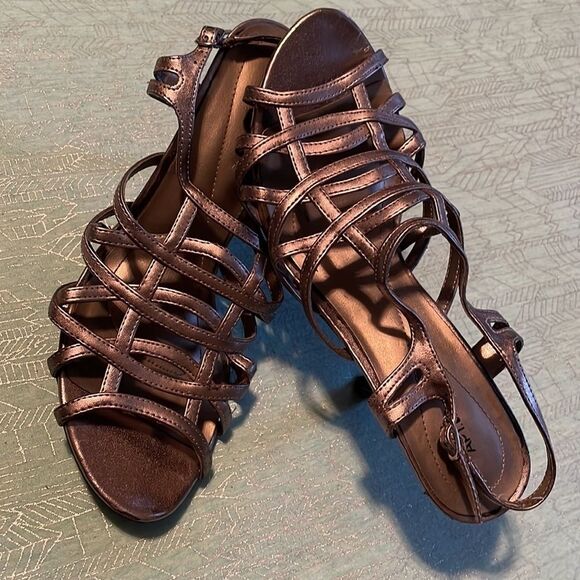 APT. 9 sling back stiletto Payton Pewter sandals, size 8.5 - Picture 6 of 11